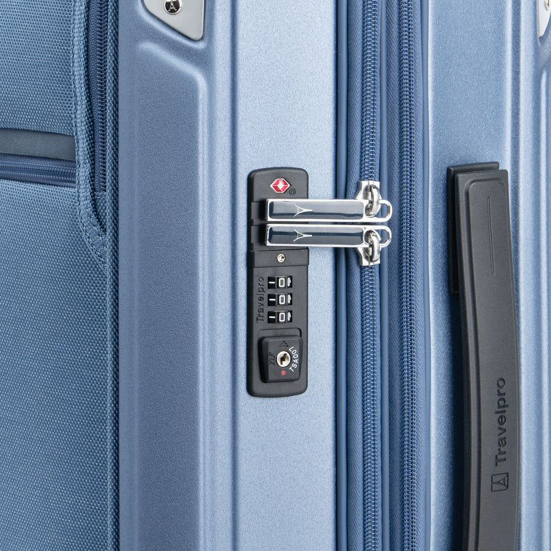 close up of tsa lock on a hardside luggage spinner